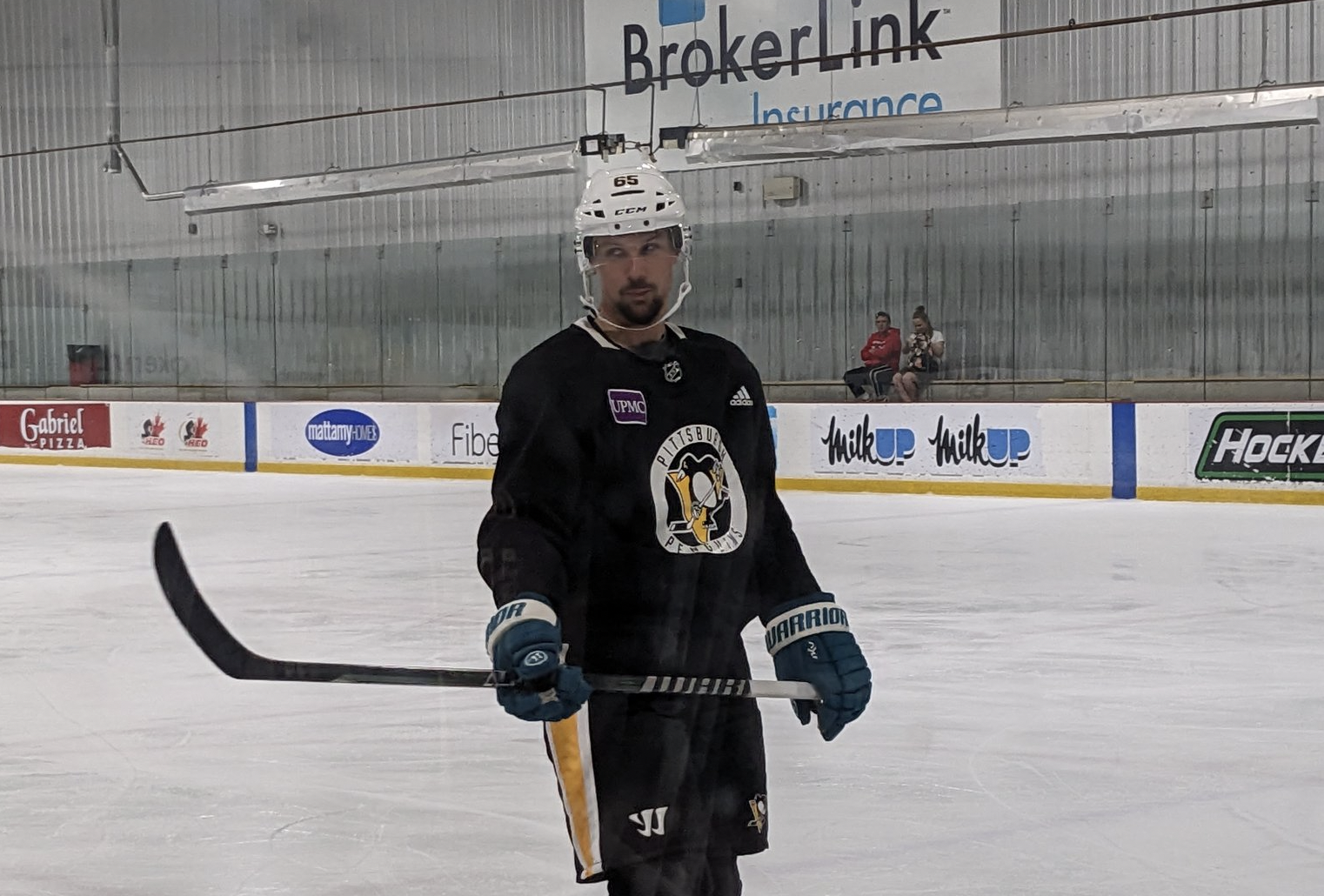 Karlsson in (mostly) Pens gear while practicing in Ottawa. : r